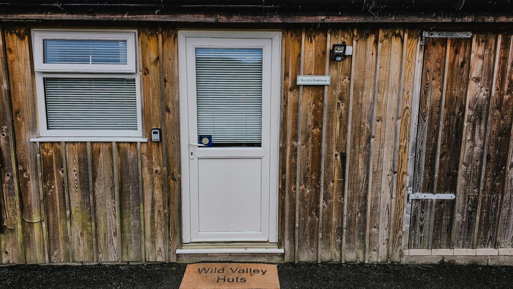 Wild Valley Bunkhouse Llanrhaeadr-ym-Mochnant Exterior foto